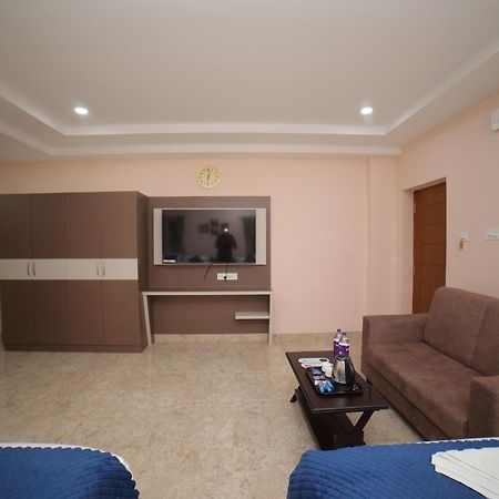 Sri Ganesh Grand Hotell Tirupati Exteriör bild