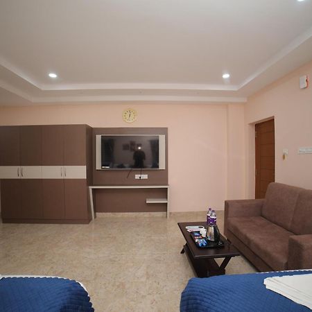 Sri Ganesh Grand Hotell Tirupati Exteriör bild