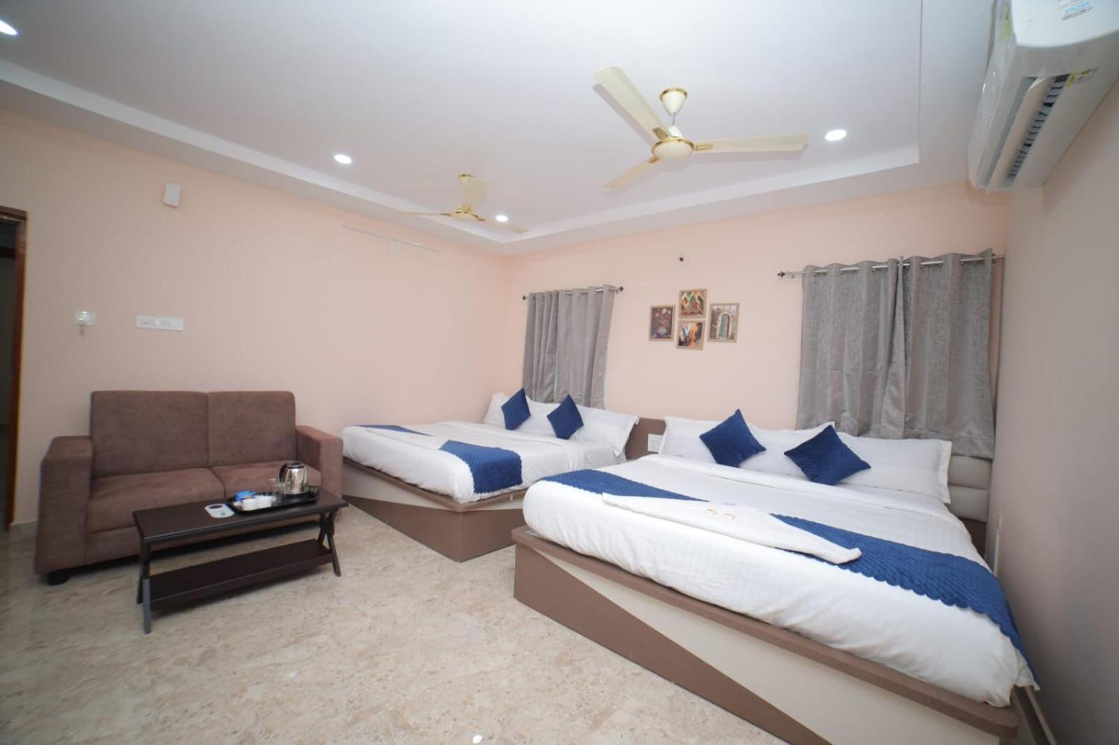 Sri Ganesh Grand Hotell Tirupati Exteriör bild