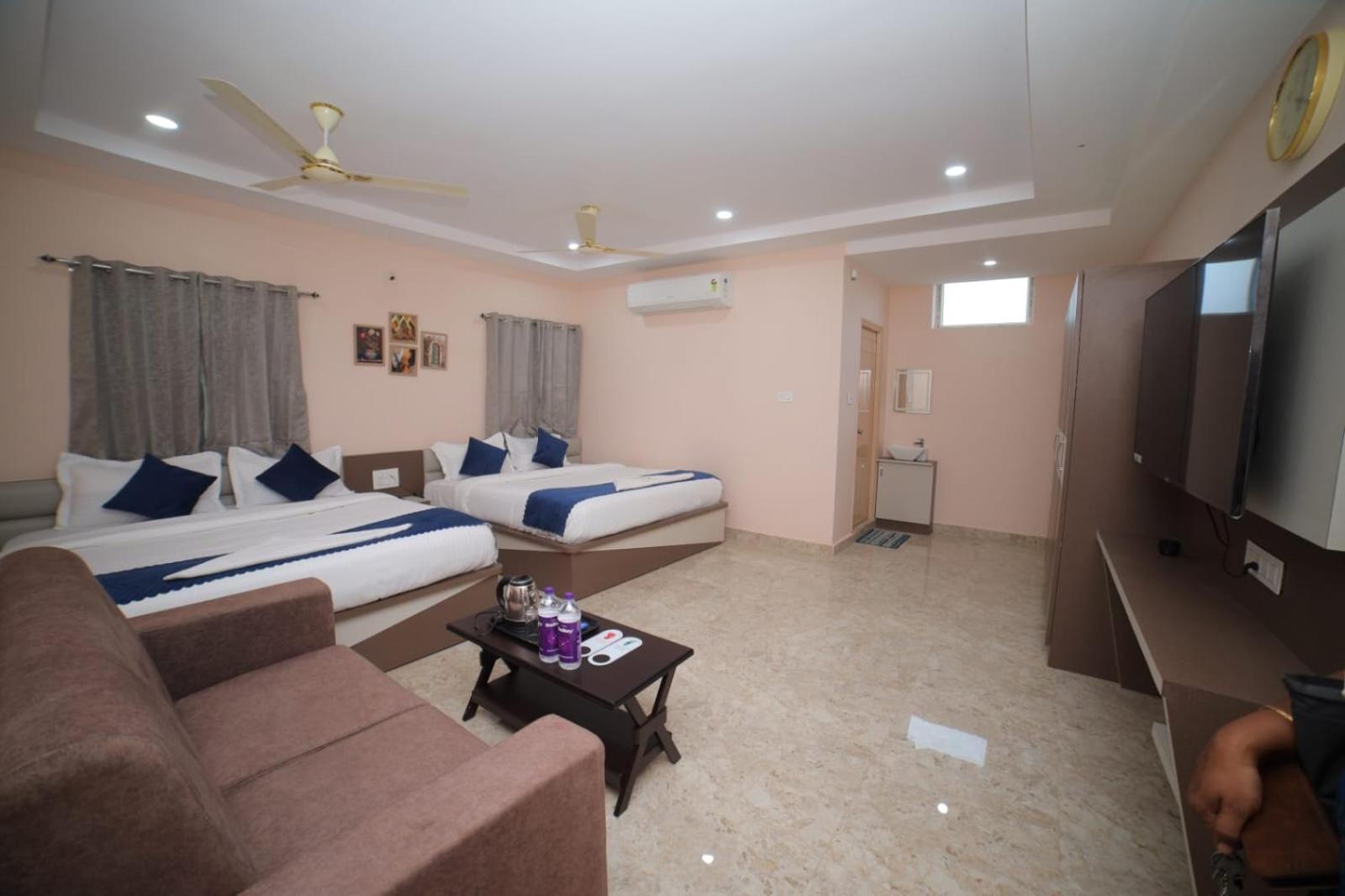 Sri Ganesh Grand Hotell Tirupati Exteriör bild