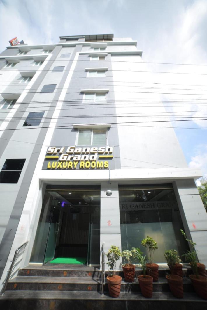 Sri Ganesh Grand Hotell Tirupati Exteriör bild