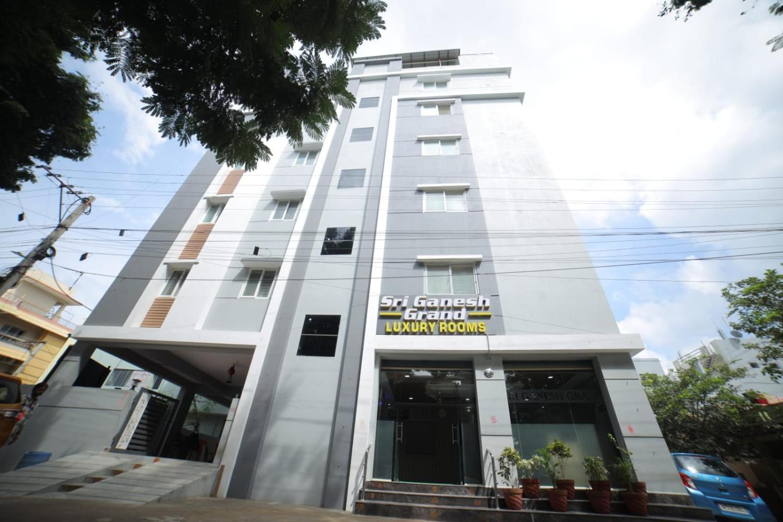 Sri Ganesh Grand Hotell Tirupati Exteriör bild