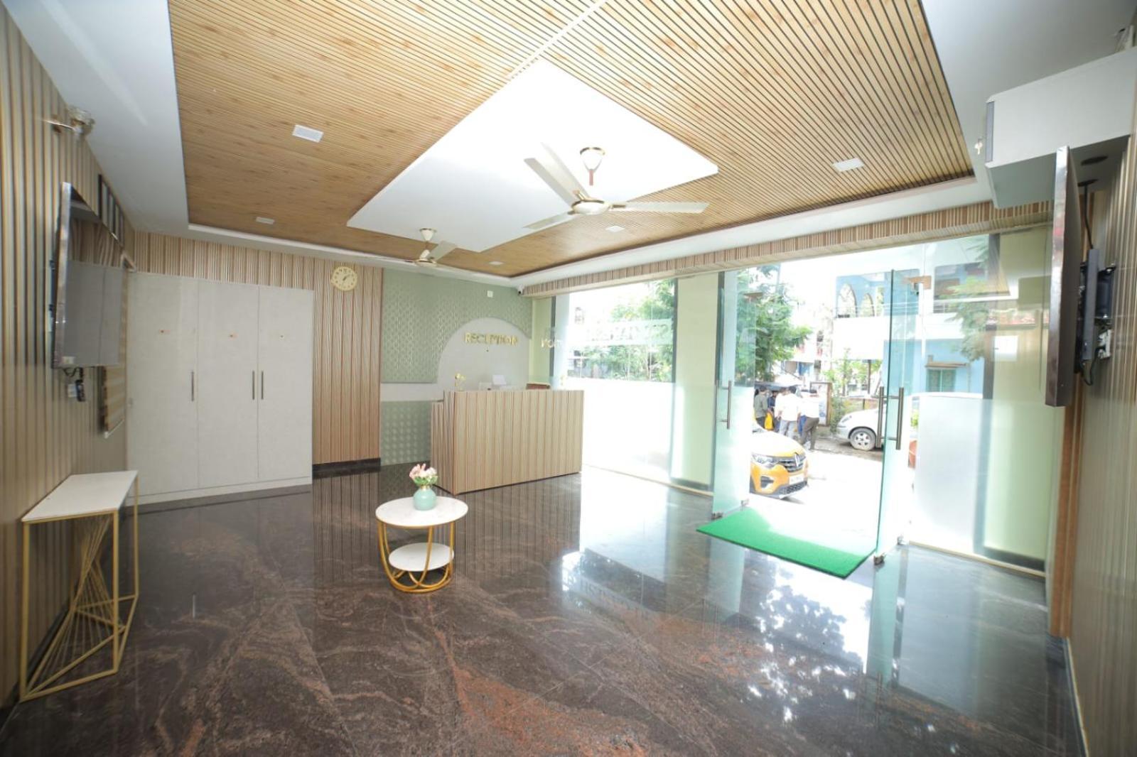 Sri Ganesh Grand Hotell Tirupati Exteriör bild